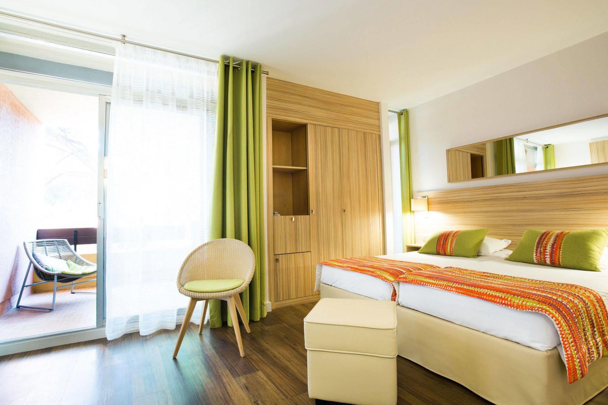 Hotel Vacances Bleues Delcloy Сен-Жан-Кап-Ферра Екстер'єр фото